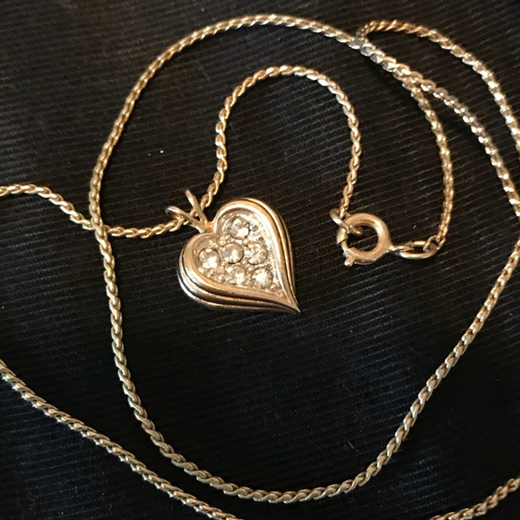 \u203c️AVON Vintage Heart Necklace